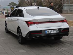 HYUNDAI Avante - Vista 8