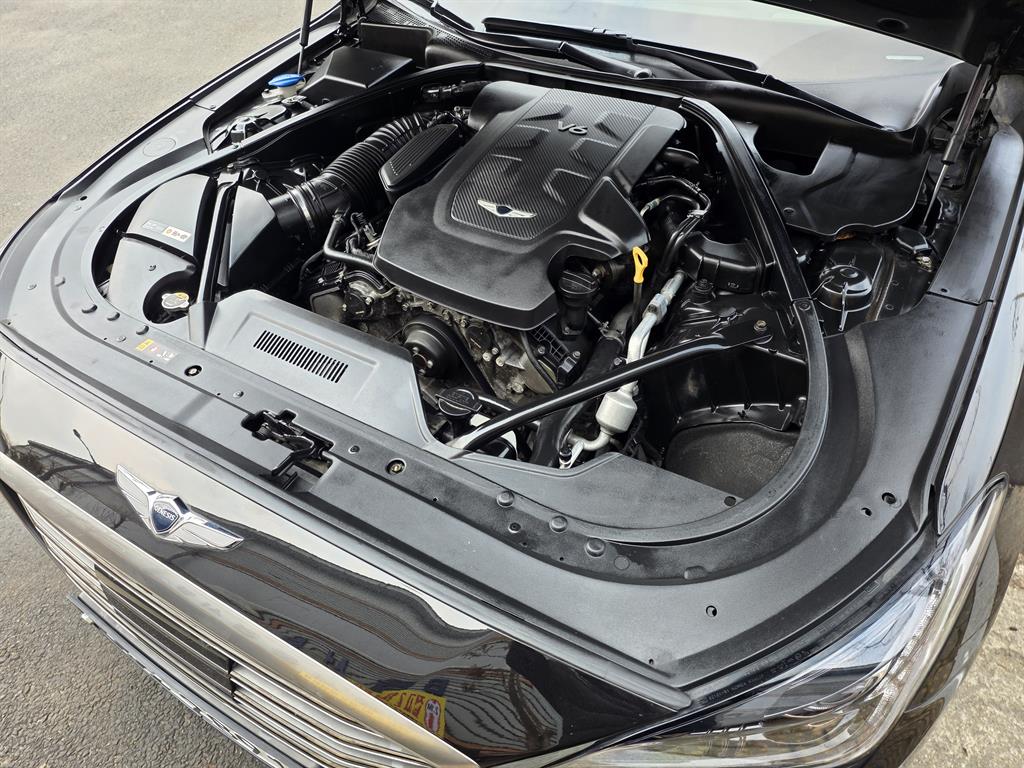 Genesis G80 - Vista 8