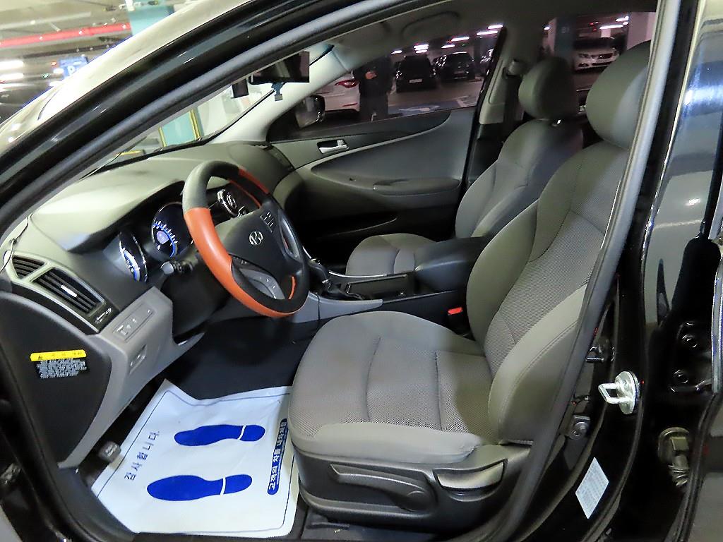 HYUNDAI Sonata - Vista 6