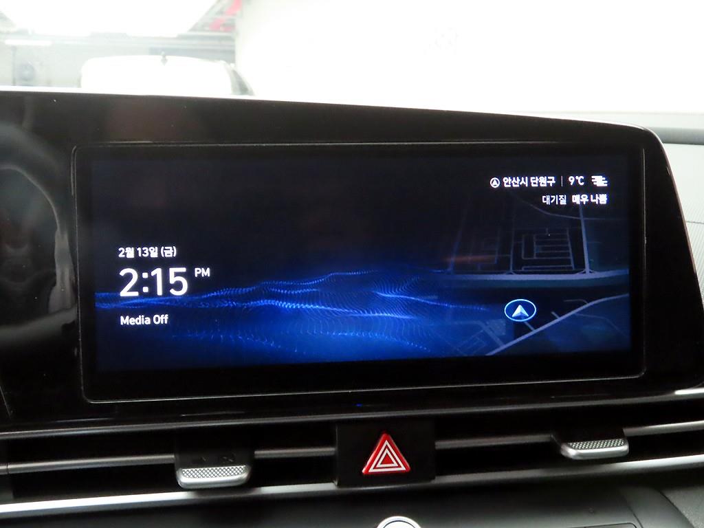 HYUNDAI Avante - Vista 9