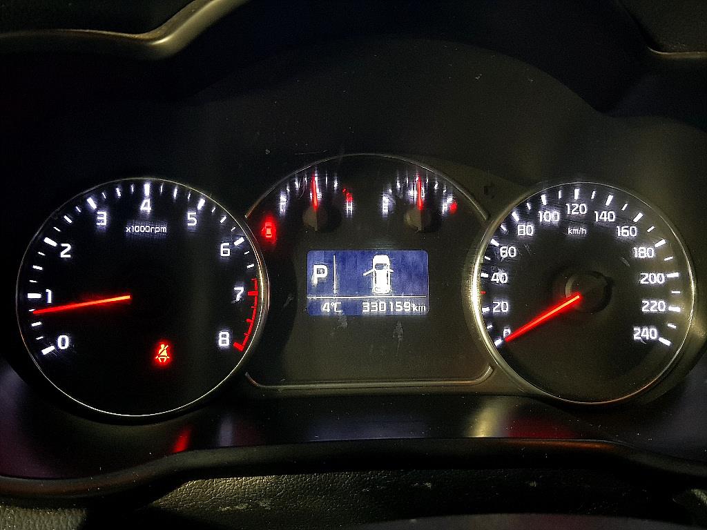 KIA Carens - Vista 7