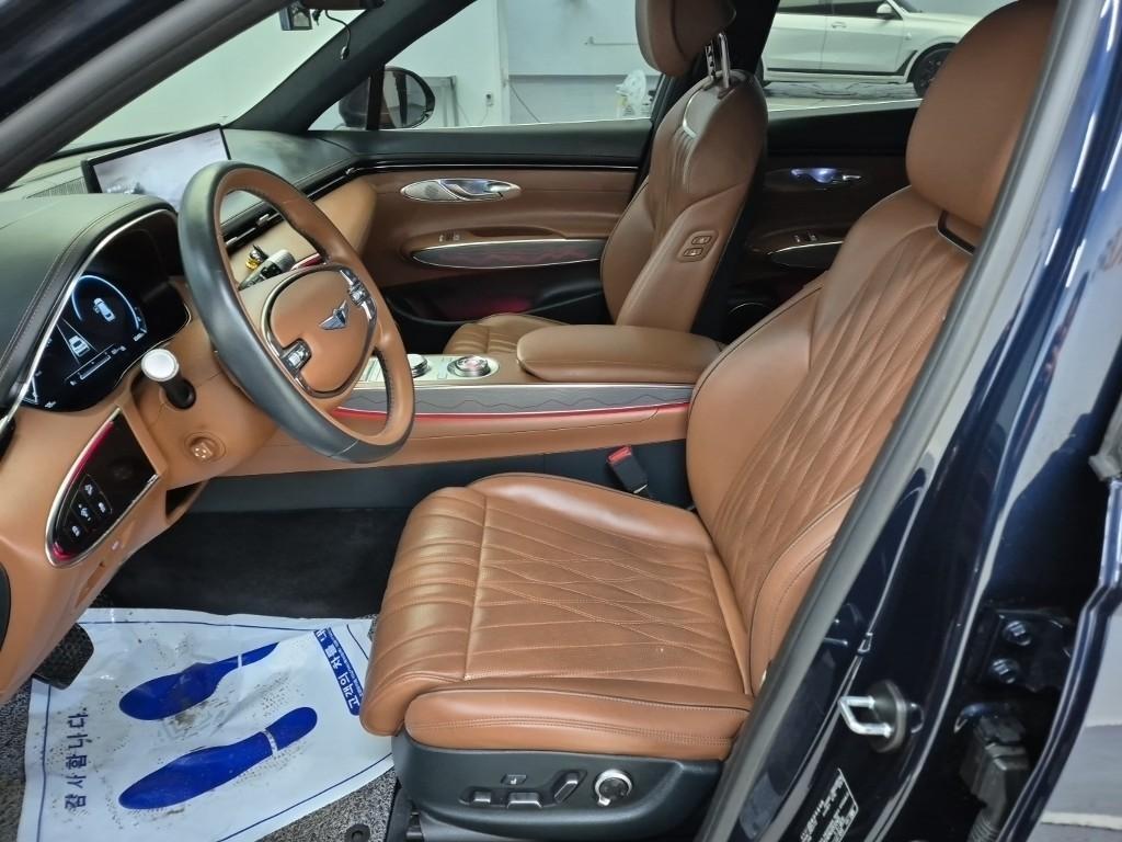 Genesis GV70 - Vista 11