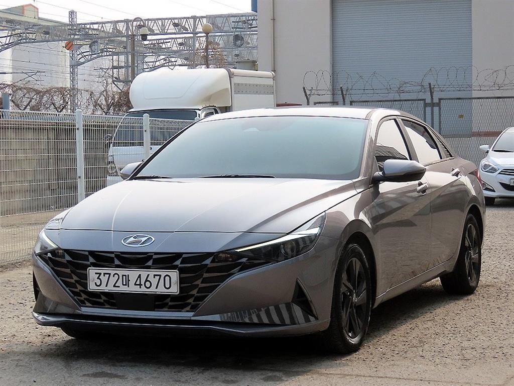 HYUNDAI Avante - Vista 2