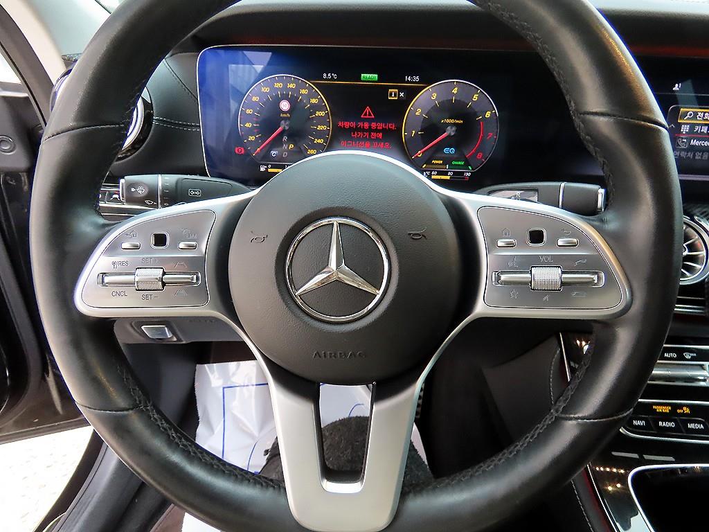 Mercedes Benz CLS Class - Vista 8