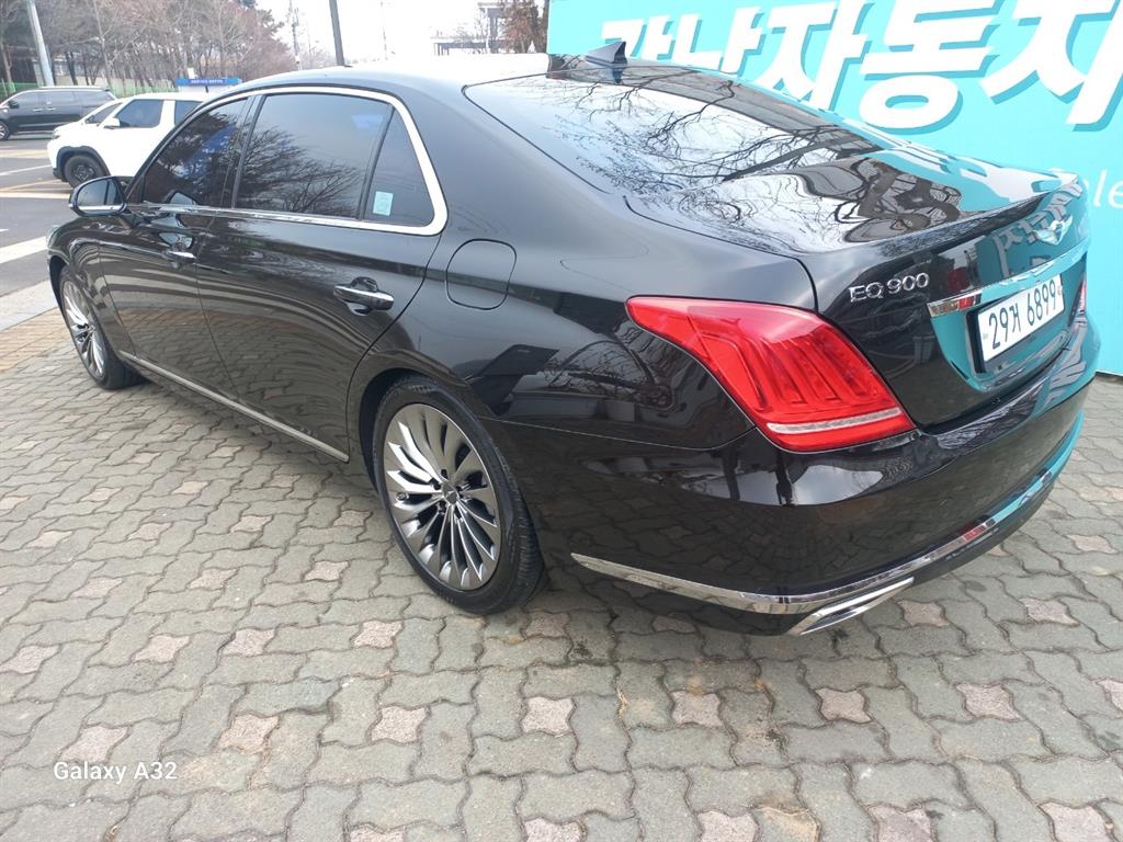 Genesis EQ900 - Vista 4