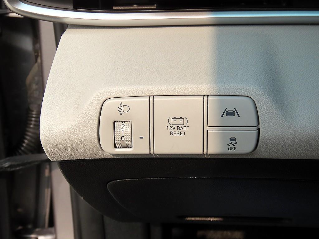 HYUNDAI Avante - Vista 12