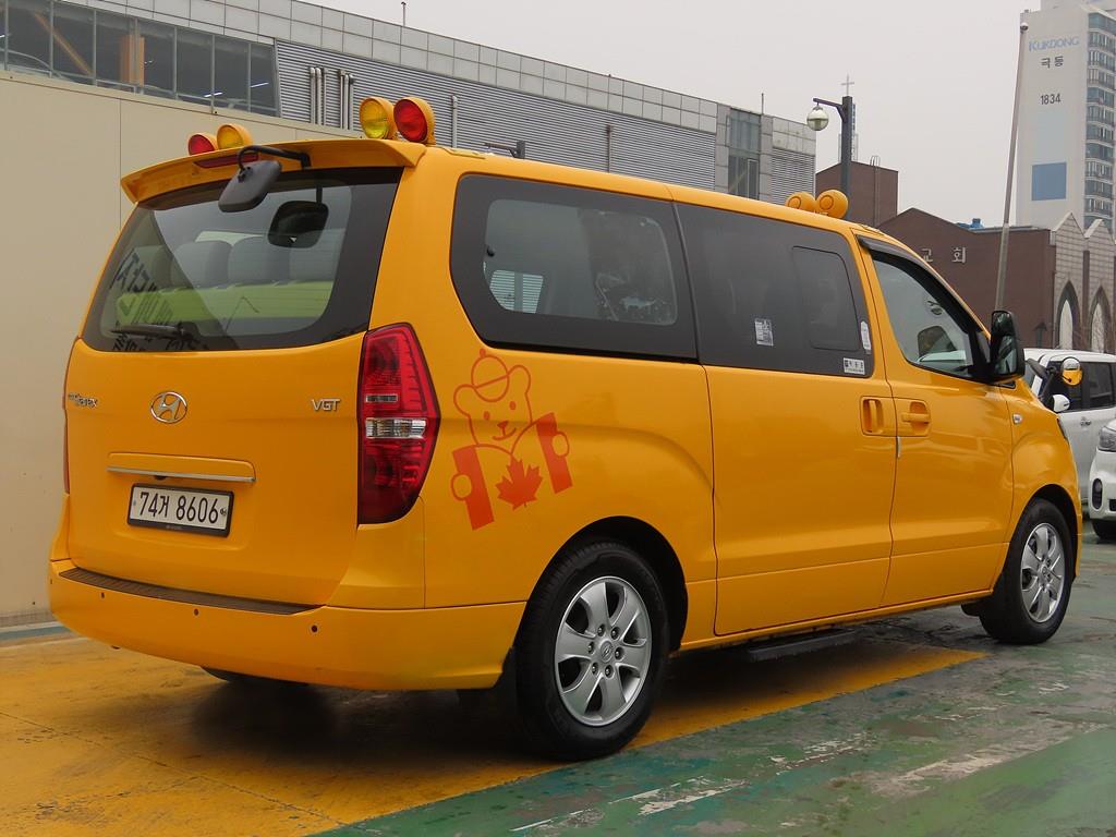 HYUNDAI Starex - Vista 4