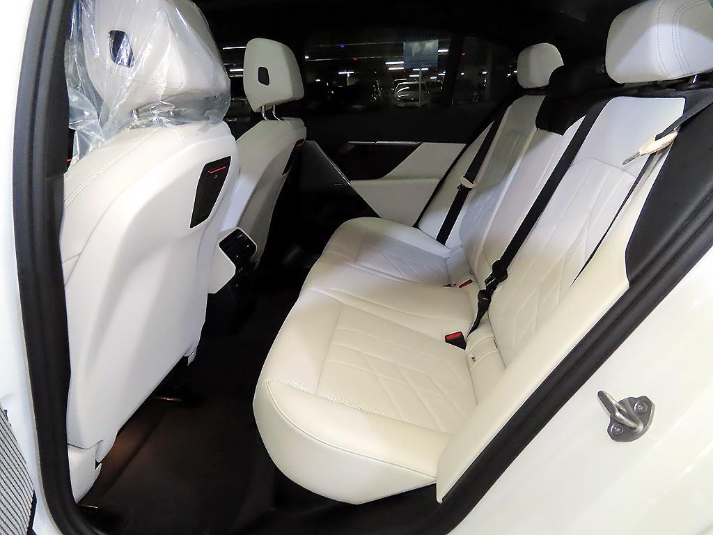 BMW 5 Series - Vista 7