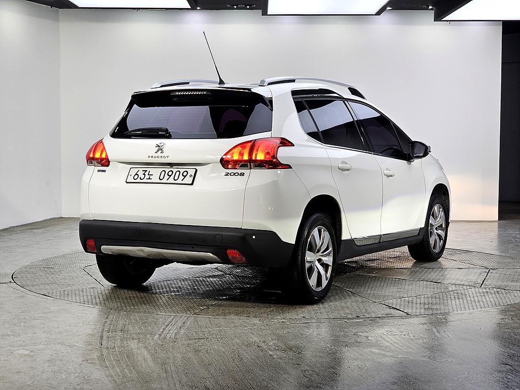 Peugeot 2008 - Vista 4