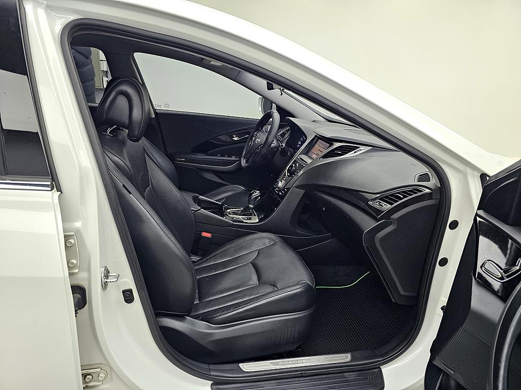 HYUNDAI Grandeur - Vista 11