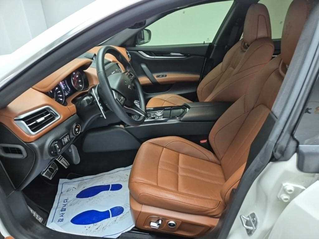 Maserati Ghibli - Vista 11