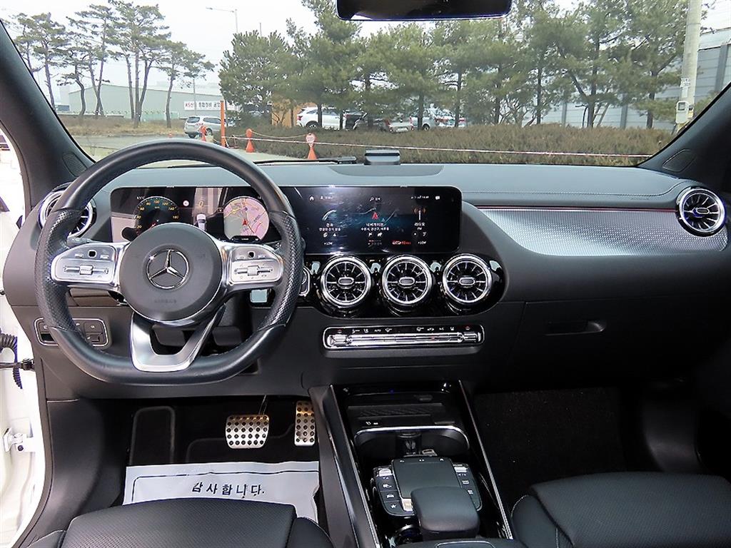 Mercedes Benz EQA - Vista 7