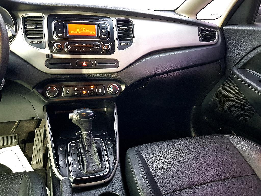KIA Carens - Vista 10