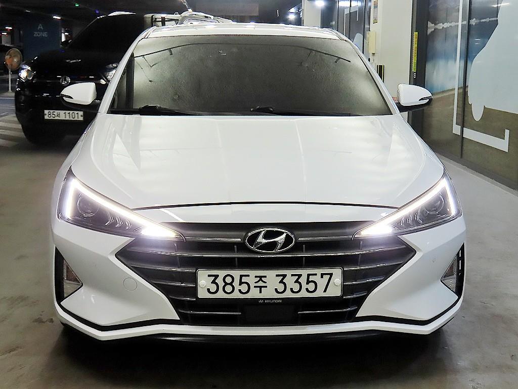 HYUNDAI Avante - Vista 2