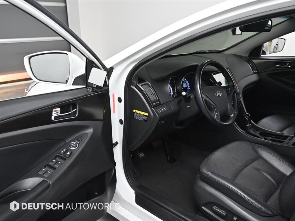 HYUNDAI Sonata - Vista 11