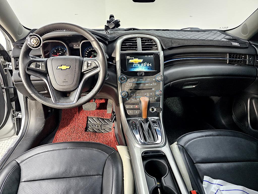 Chevrolet Malibu - Vista 5