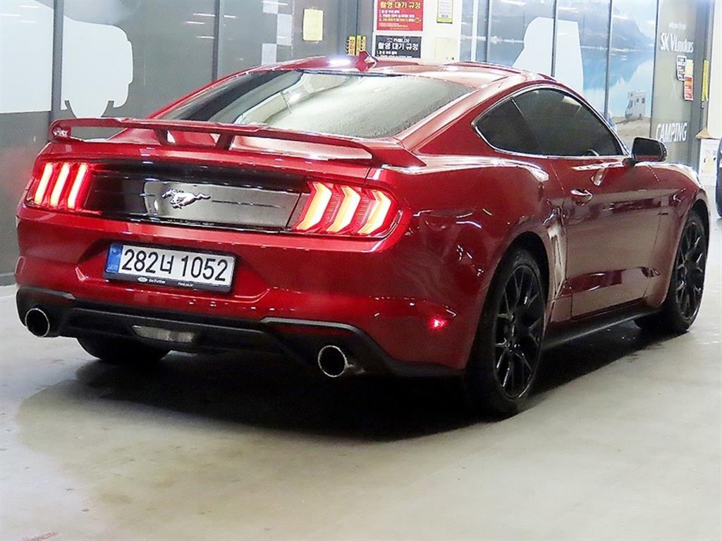 Ford Mustang - Vista 4