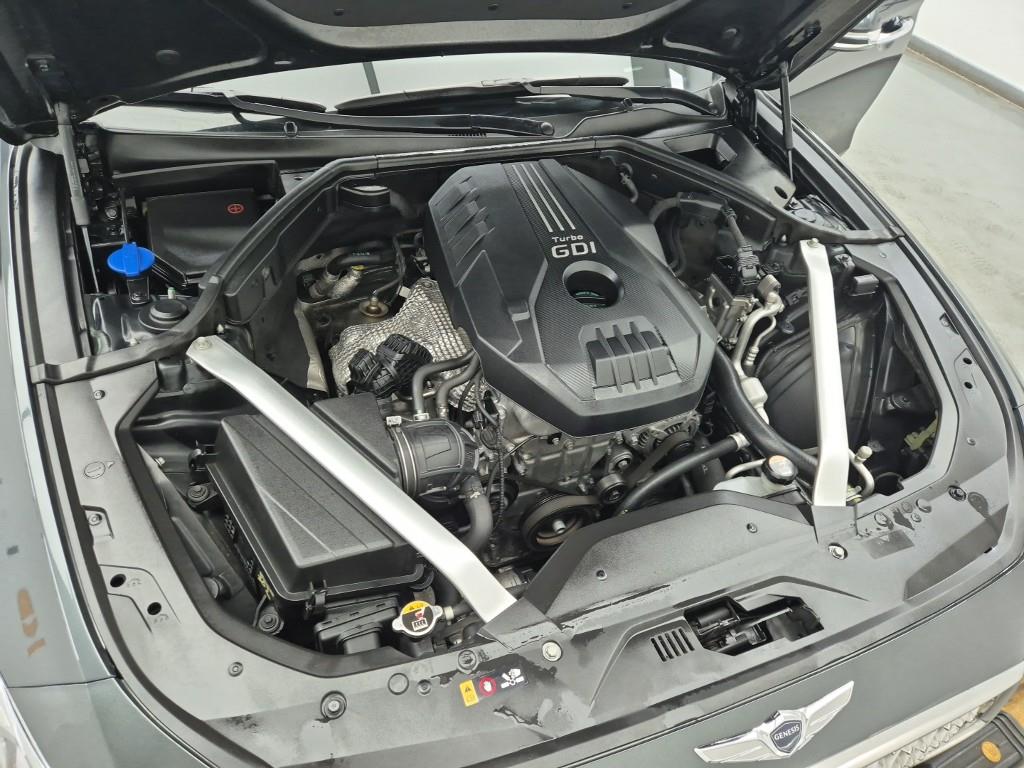 Genesis G70 - Vista 6