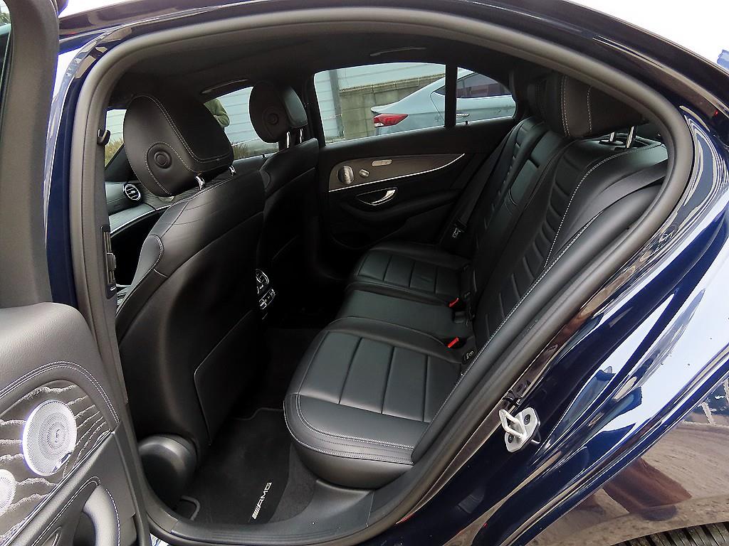 Mercedes Benz E class - Vista 6