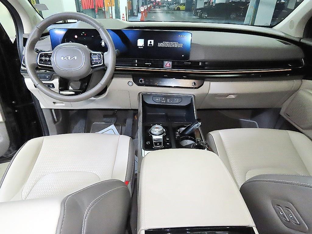KIA Carnival - Vista 10