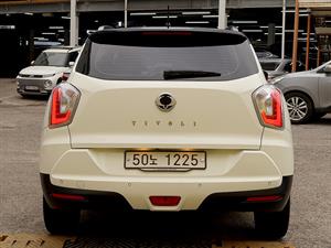 Ssangyong Tivoli - Vista 6