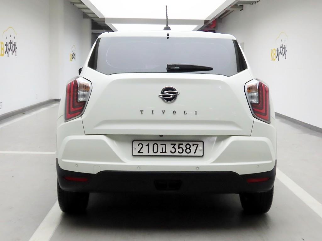 Ssangyong Tivoli - Vista 3