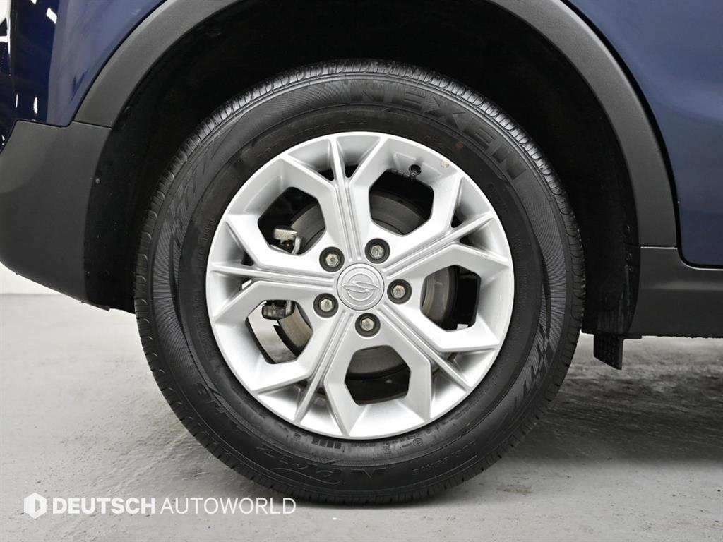 Ssangyong Tivoli - Vista 5