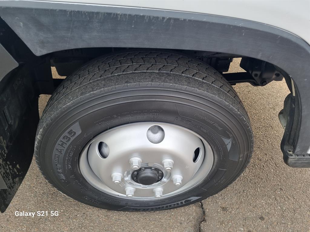 medium and large cargo truck - Vista 6