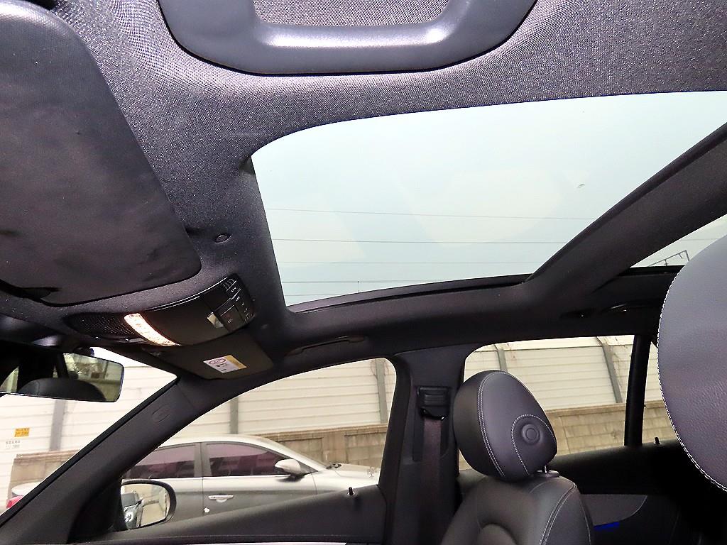 Mercedes Benz GLC Class 2021 Negro - Importación desde Corea - HF Imports Iquique - Foto 17