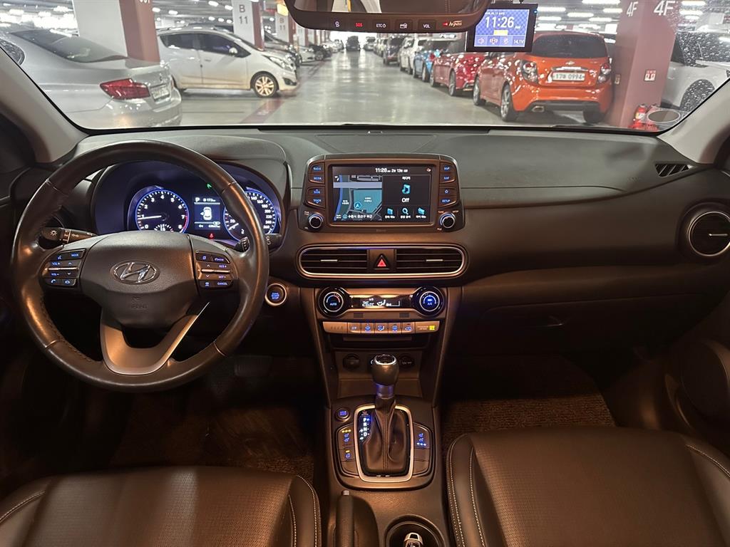 HYUNDAI Kona - Vista 5