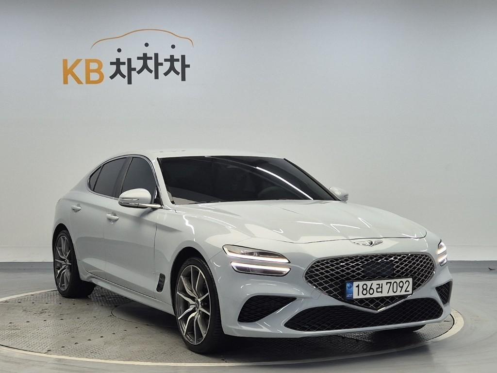 Genesis G70 - Vista 4