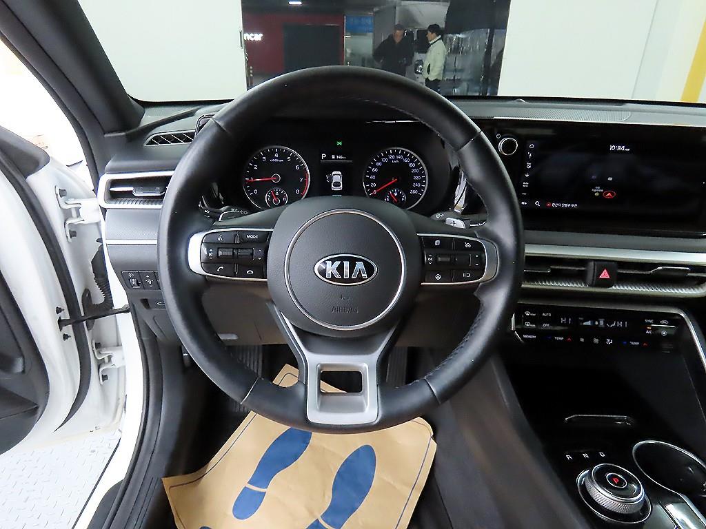 KIA K5 - Vista 9