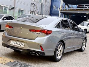 HYUNDAI Sonata - Vista 8