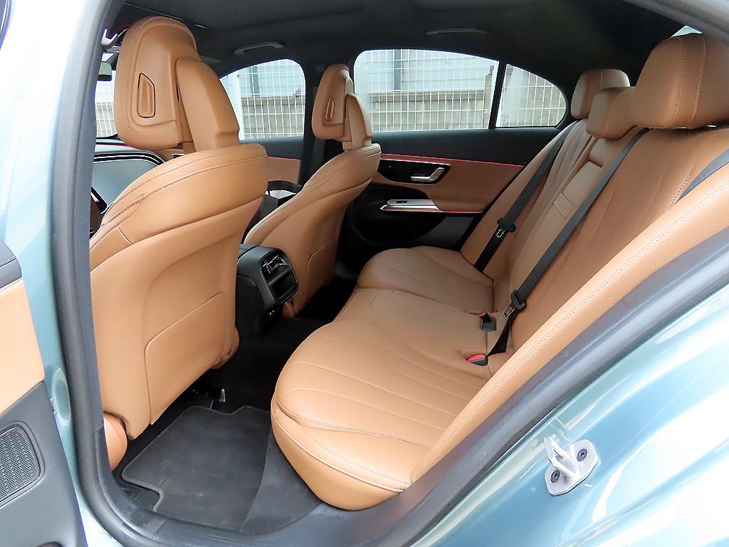 Mercedes Benz E class - Vista 6