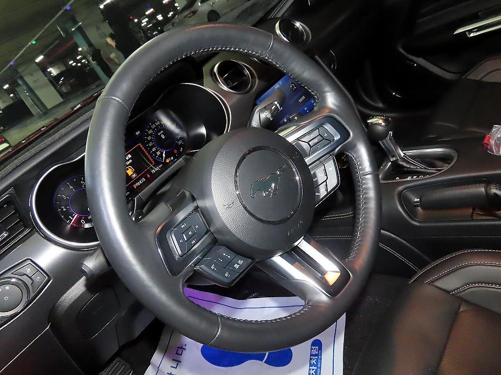 Ford Mustang - Vista 8