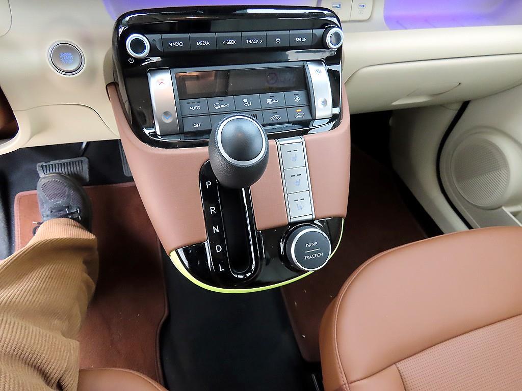 HYUNDAI Casper - Vista 10