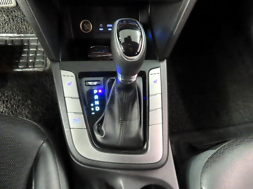 HYUNDAI Avante - Vista 10