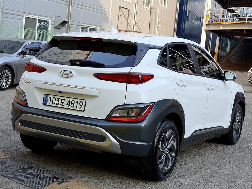 HYUNDAI Kona - Vista 7