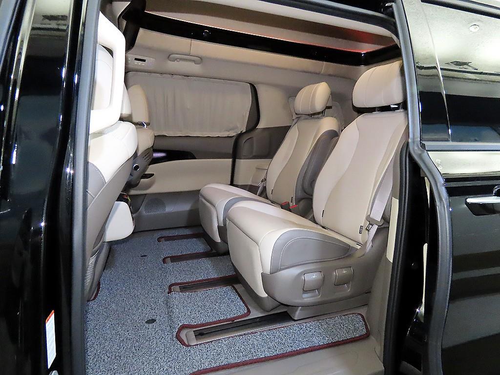 KIA Carnival - Vista 7