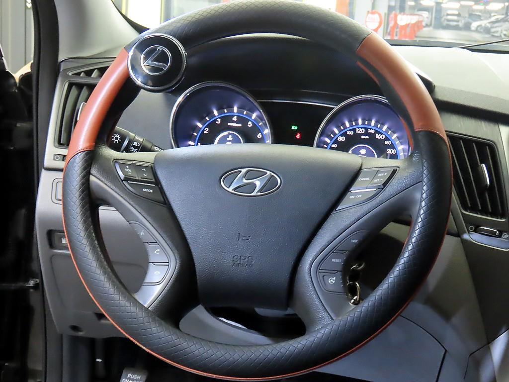 HYUNDAI Sonata - Vista 8