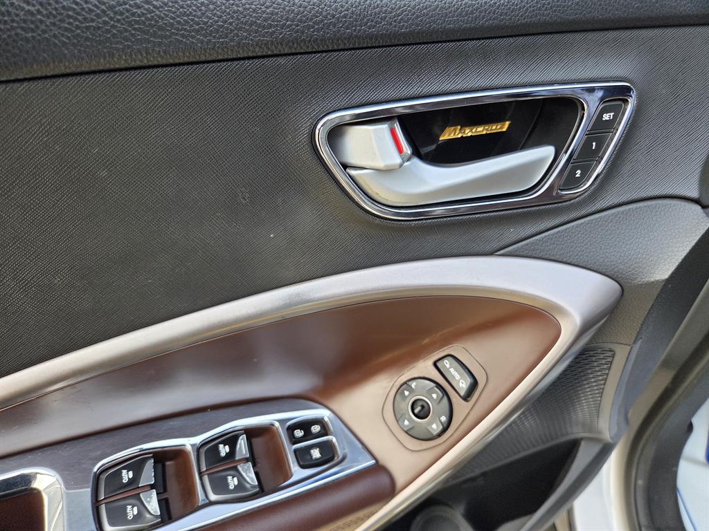 HYUNDAI Maxcruz - Vista 10