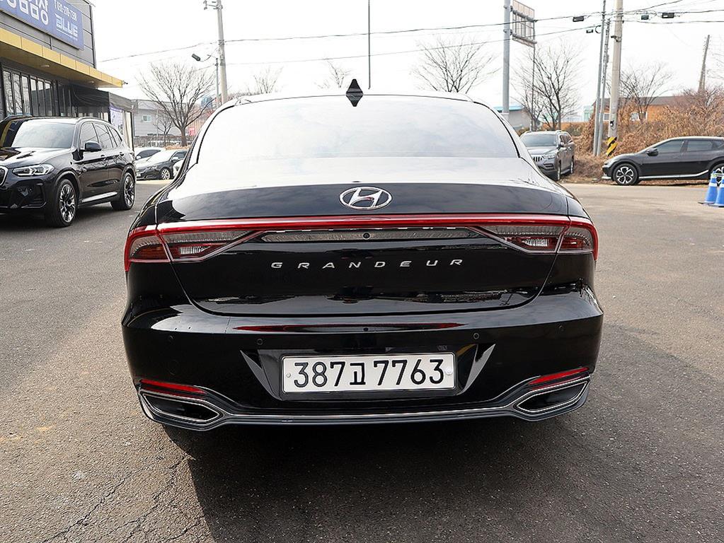 HYUNDAI Grandeur - Vista 7