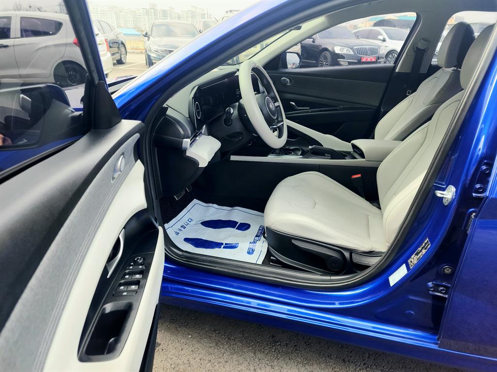 HYUNDAI Avante - Vista 6