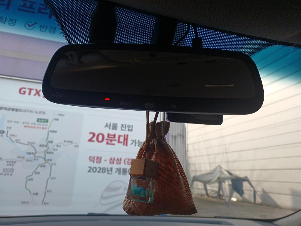 KIA Carnival - Vista 12