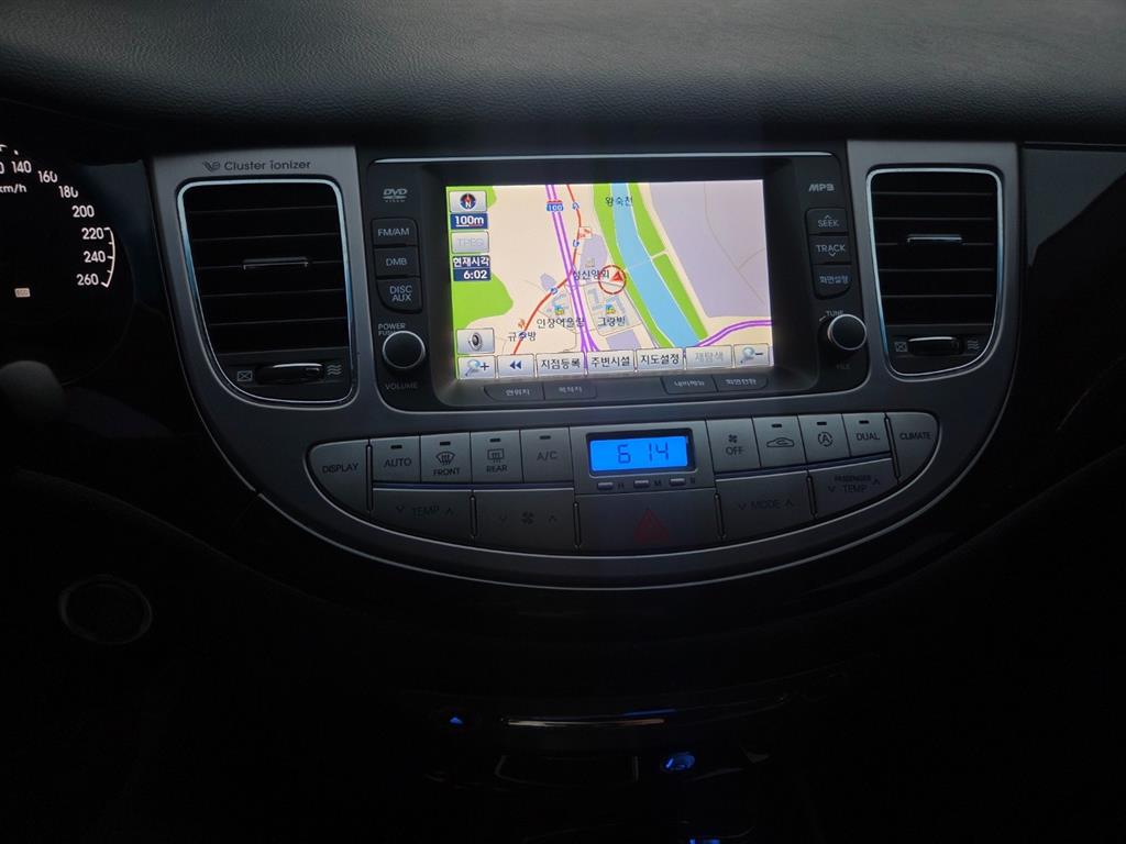 HYUNDAI Genesis - Vista 9