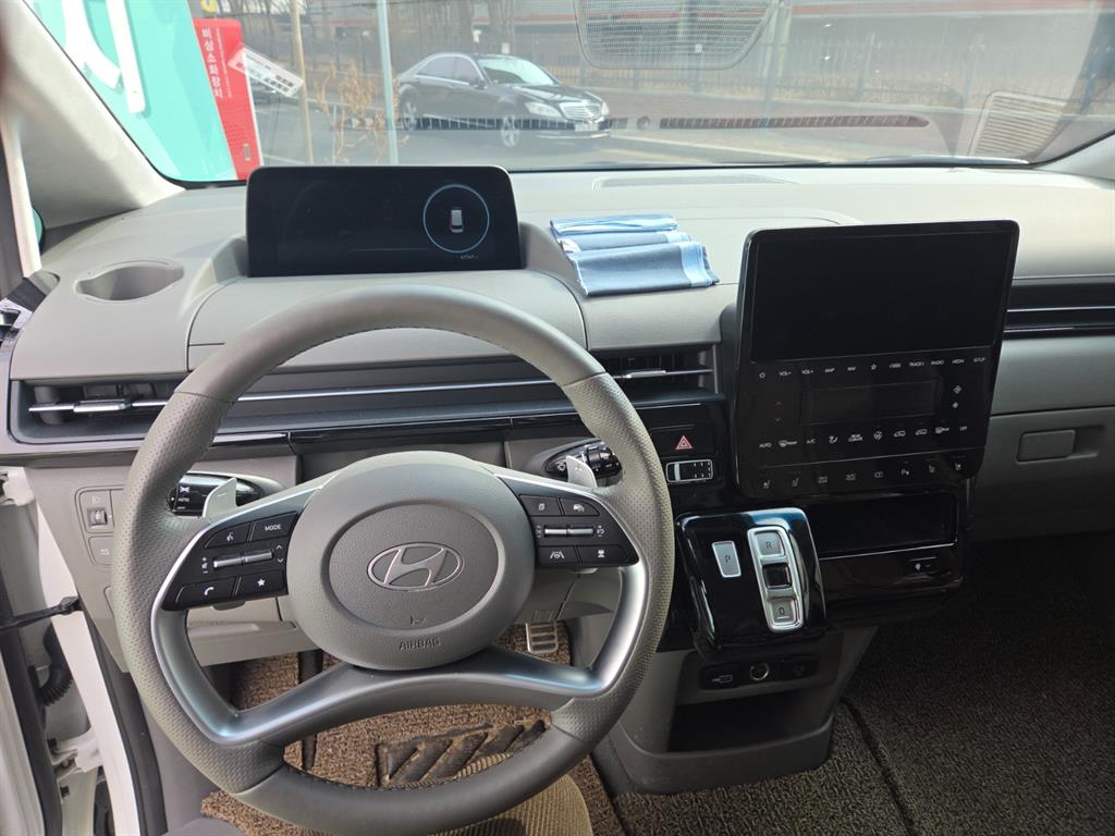 HYUNDAI Staria - Vista 12