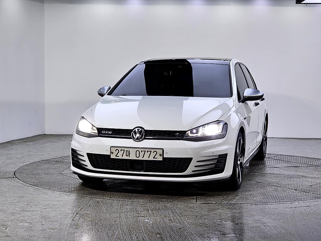 Volkswagen Golf - Vista 2