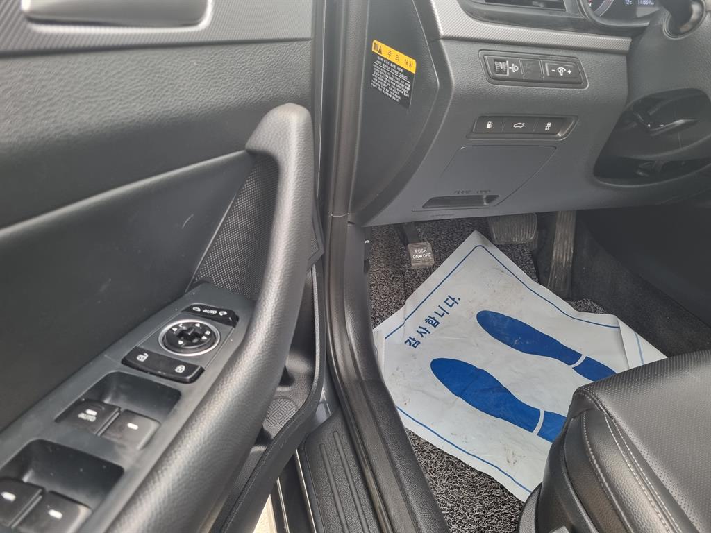 HYUNDAI Sonata - Vista 10