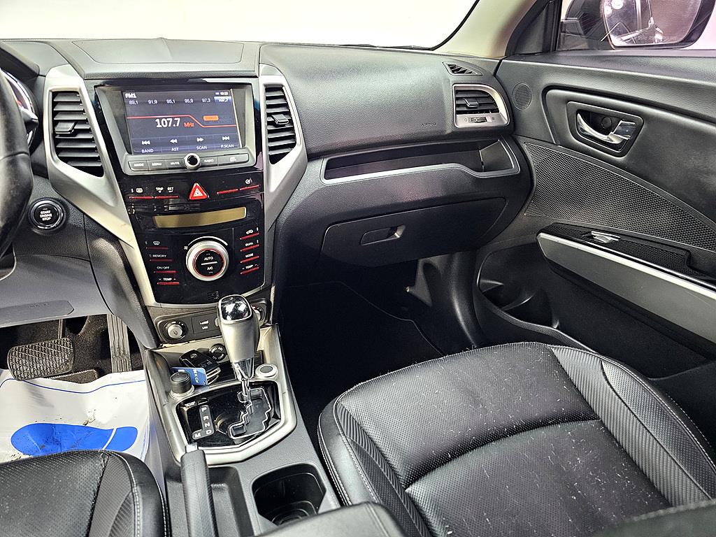 Ssangyong Tivoli - Vista 10