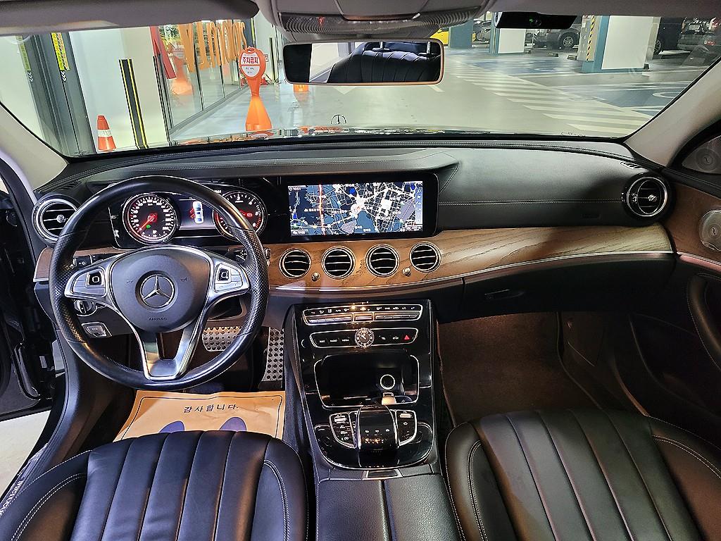 Mercedes Benz E class - Vista 6